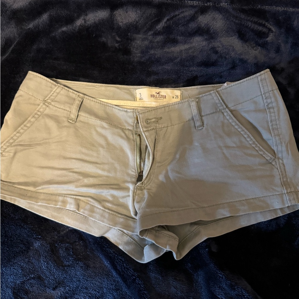 Hollister size 3 green shorts